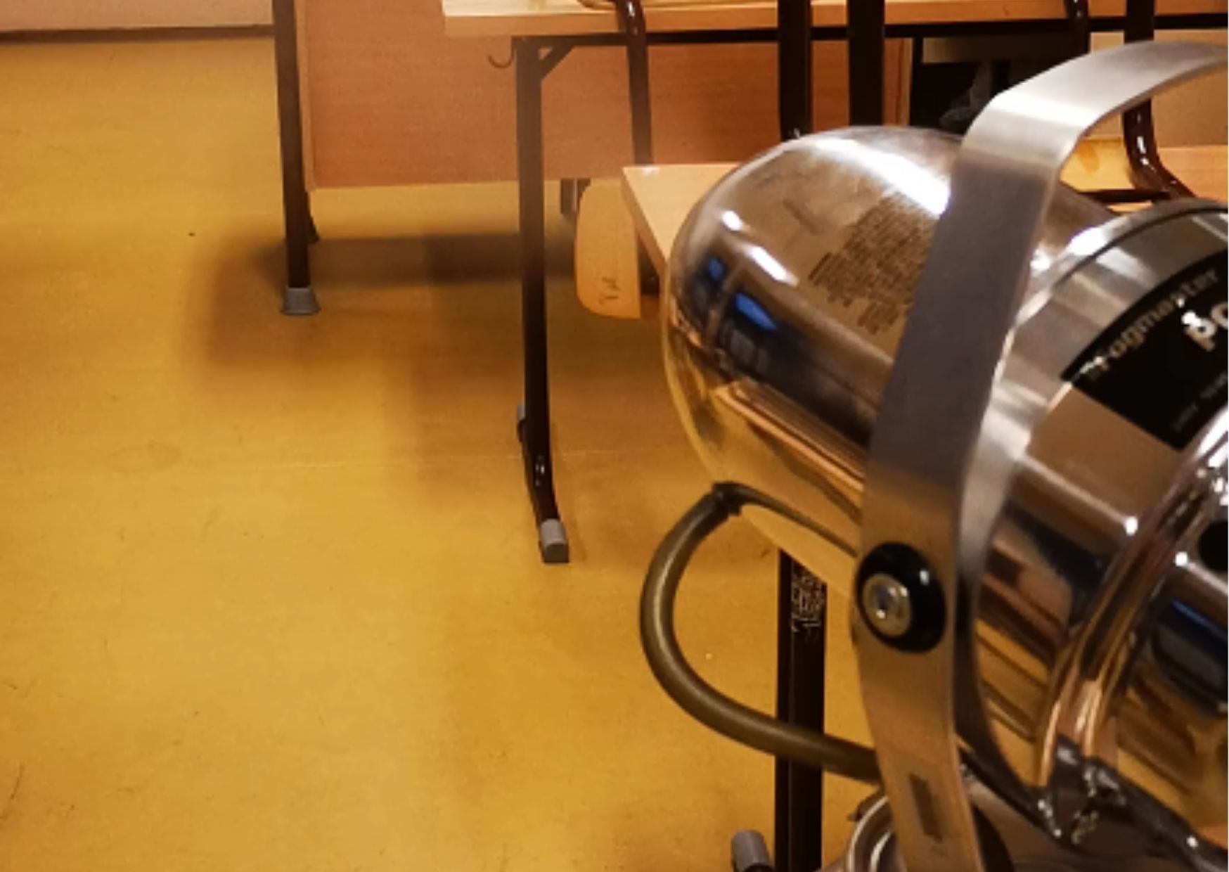 fertőtlenitő takaritás Lazell Work Kft.